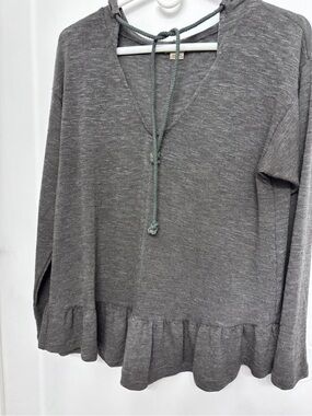 Anama Lightweight Long Sleeve Heather Gray V-Neck Ruffle-Hem Hoodie with Tie